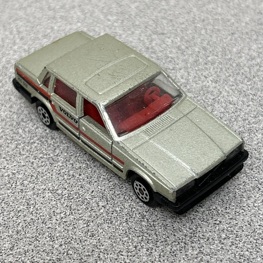 Vintage Majorette 230 Volvo 760 GLE silver. Made in France. Metal‎ 1/61 No. 230